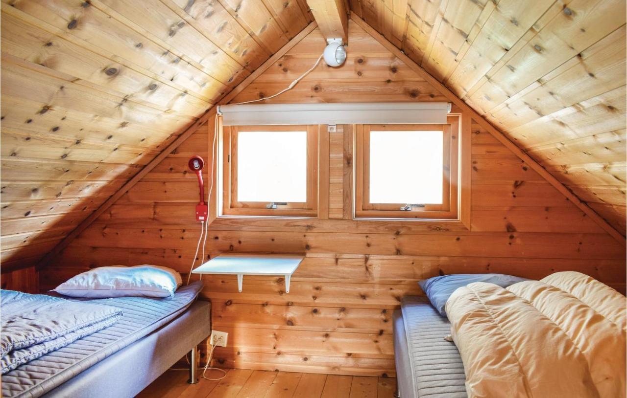 3 Bedroom Lovely Home In Vallavik Vangsbygd Экстерьер фото